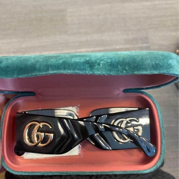 Authentic Gucci Sunglasses - gg0811s - Picture 5 of 5